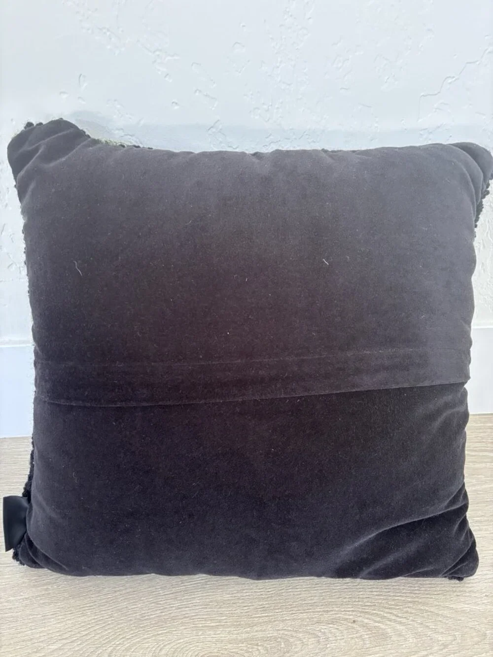 Chandler 4 Corner Hook Pillow Cover Golden Lab Dog 18” Laura Magroz Christmas